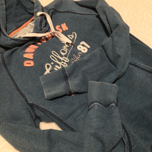 H&M Hoodie - Picture 2 of 5